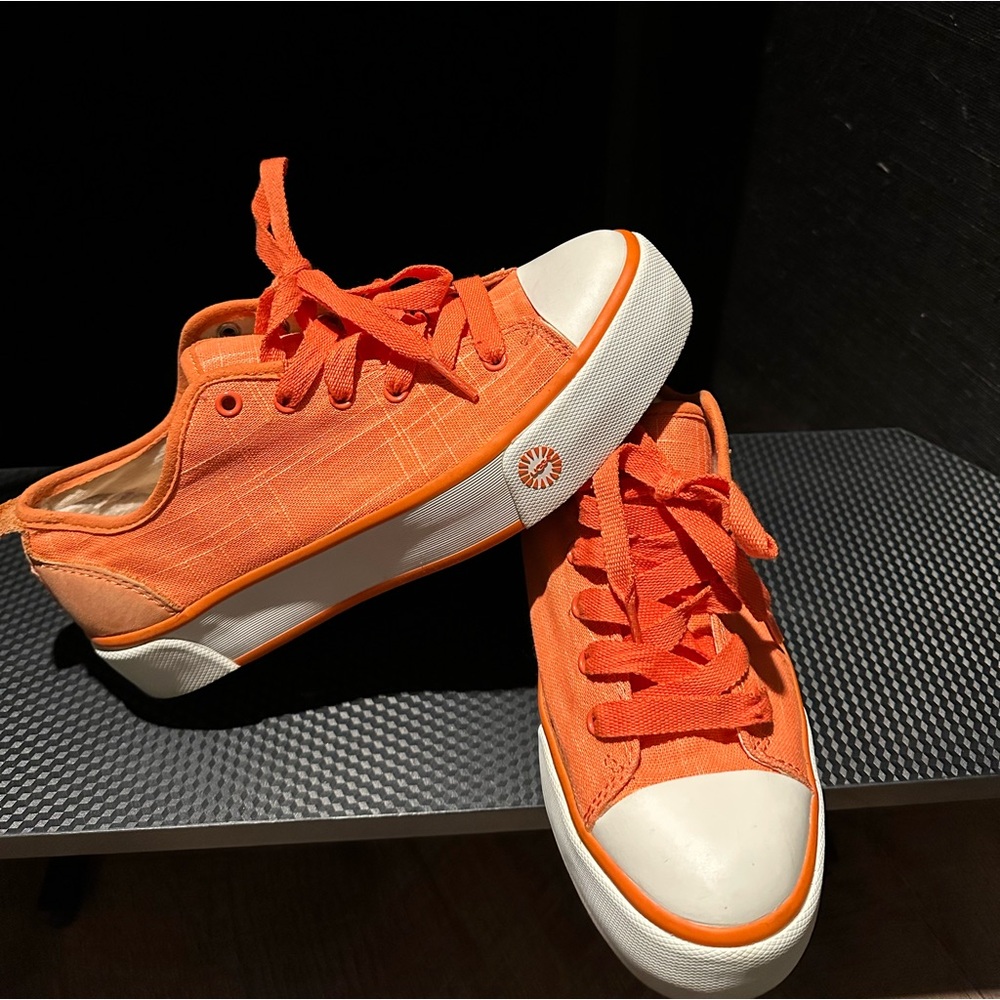 UGG womens platform sneakers with sherpa lining. Denim orange. Size 7